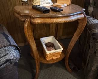 Antique Quartersawn Oak Parlor Table