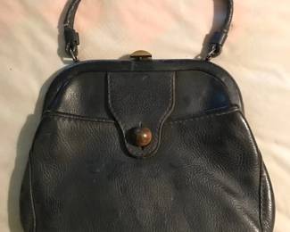 $10  vintage 1940 / 1950 ladies leather handbag