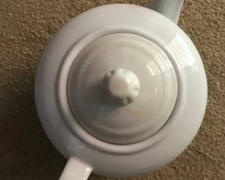 $5  Cordon Bleu medium teapot microwave, dishwasher, oven safe