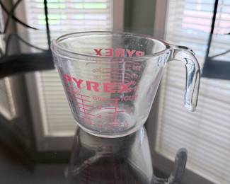 VTG Pyrex Measuring Cup