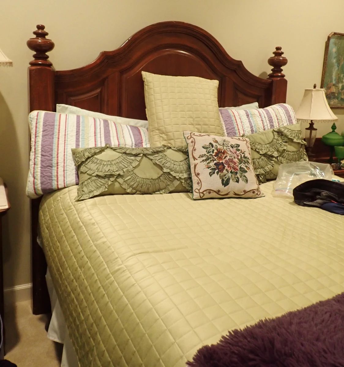 DARK WOOD QUEEN BED TURNED FINALS