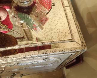 6 DRAWERED GREY / MIRRORED BUREAU