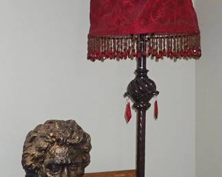 IRON LAMP RED SHADE - BUST
