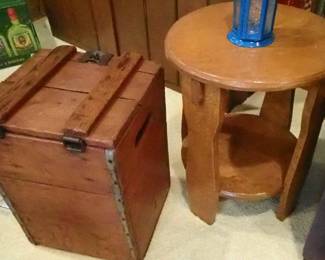 VTG CRATE - WOOD SM RD TABLE