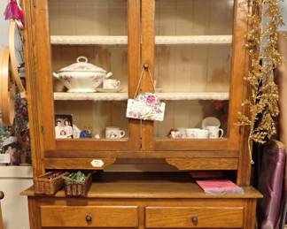 OAK VTG HUTCH GLASS DOORS