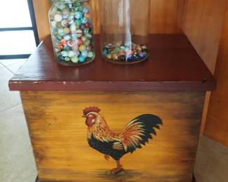 WOOD PAINTED ROOSTER TRUNK - MARBLES