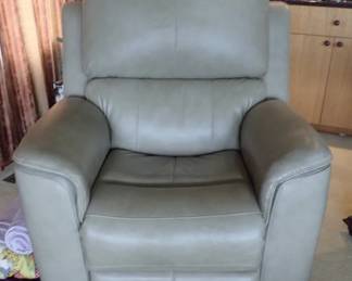 LEATHER GREY RECLINER