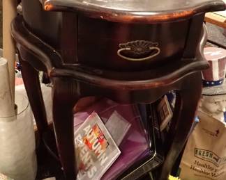 SM DRK WD SIDE TABLE
