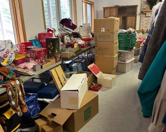 Holiday decorations - LOTS of Christmas