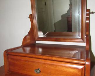 Dresser top mirror