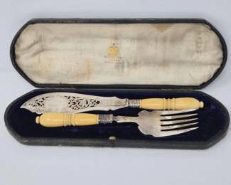 Silverplate Fish Fork & Knife, Bakelite Handles Original Elkington Box