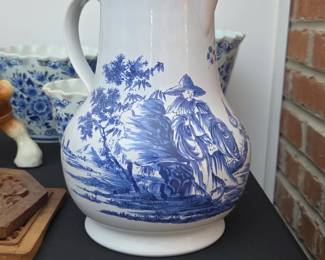 Delft Blue Williamburg Restoration Pitcher