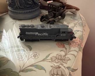 Southern Pacific High Speed N Scale Model Train Locomotive
