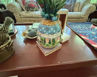 Jim Shore Heartwood Creek Welcome All Pineapple Figurine
