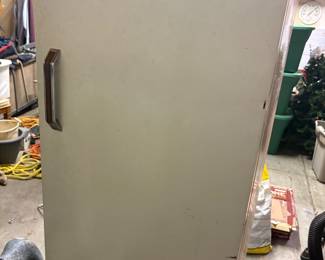 Upright freezer