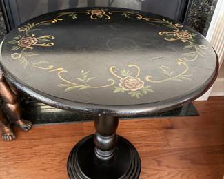 Round end table 