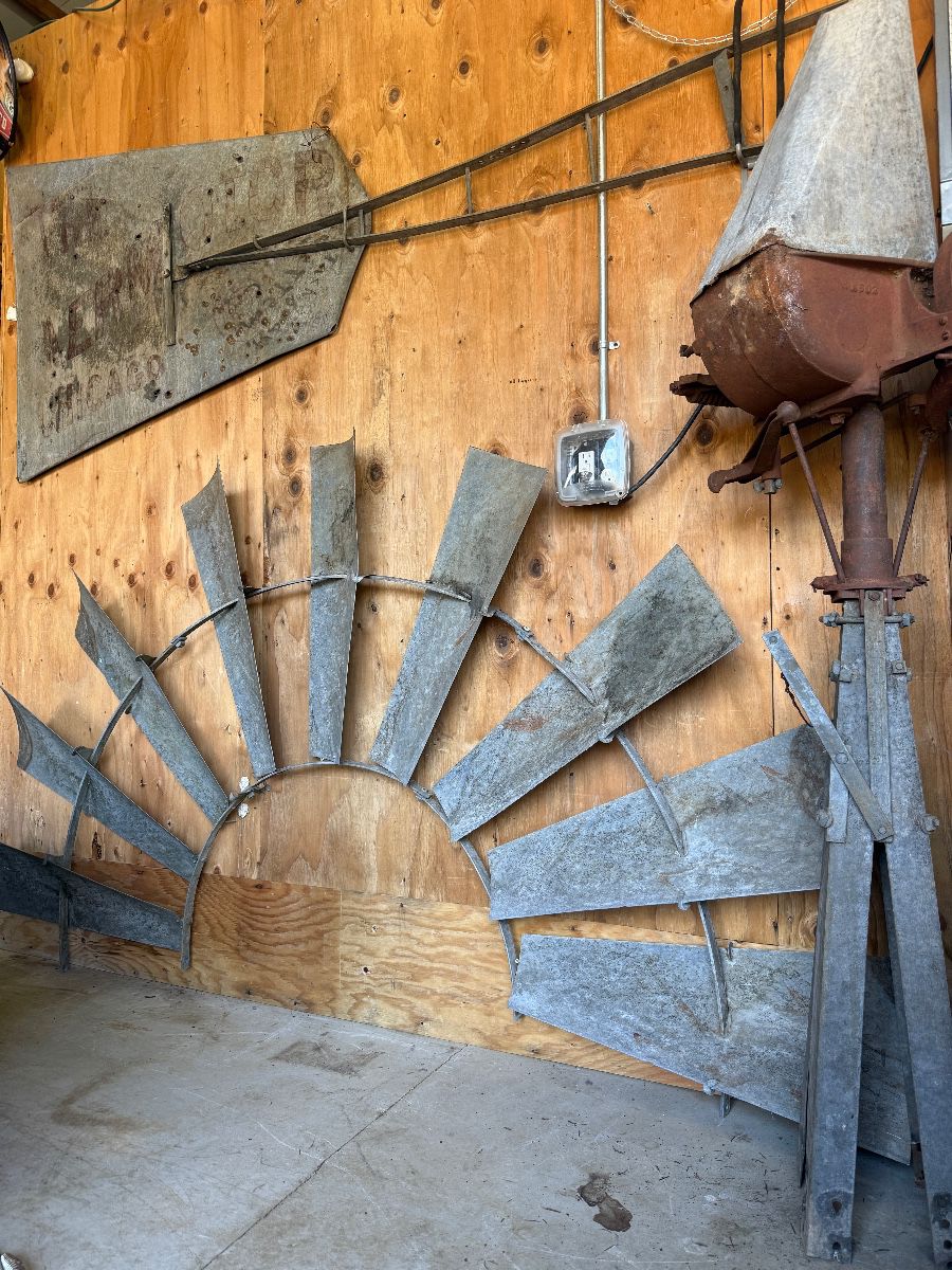 Aermotor Windmill (other half moon and parts included)