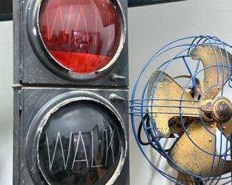 Vintage Light-up Wait/Walk 