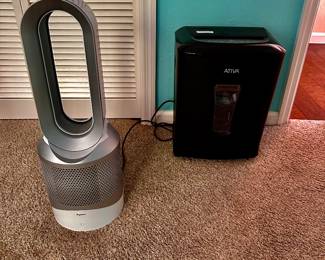 Dyson air purifier/Fan.      Ativa paper shredder 