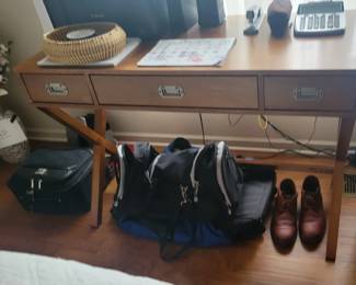 PRESALE - $80 NICE SOLID WOOD DESK WITH 3 DRAWERS - QUALITY AND LIKE NEW