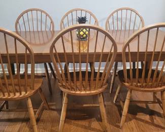 PRESALE- $300 TABLE/$100 CHAIRS EACH. 6TH CHAIR FREE...Ethan Allen ‘New Country’ Maple Farmhouse Extension Dining Table 62 1/2 OR 20 INCH LEAF MAKES 82 1/2 WIDTH, 38" DEPTH   WITH 6 WINDSOR CHAIRSStunning maple dining table from timeless furniture maker Ethan Allen. Custom made to order in the 90s, this dining table is timeless and remains in like-new condition.   Lightly distressed maple creates a rustic farmhouse aesthetic without sacrificing quality and durability.   The dining table extends to accommodate one extension leaf, 18 1/4" inches. A fantastic choice for a rustic dining or kitchen table.   Can sit up to 8(6CHAIRS INCLUDED) people with extension.   Made in USA