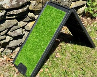 Gen7Pets Folding Faux Grass