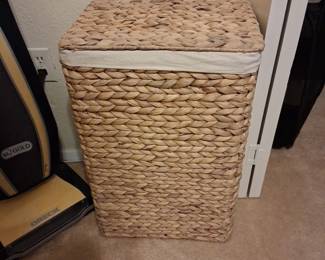 Seagrass hamper