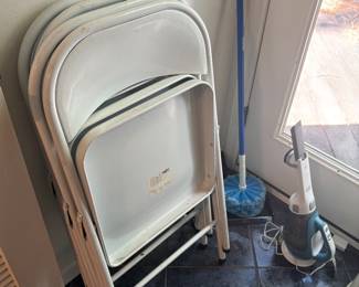 Folding Chairs 