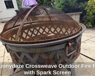 Sunnydaze Crossweave Outdoor Fire Pit with Spark Screen