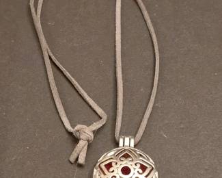 Vintage Floral Diffuser Locket Pendant Necklace