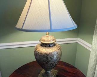 AsianInspired Ceramic Urn Table Lamp with Decorative Motif