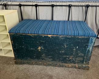 Antique Steamer Trunk Storage Bench
