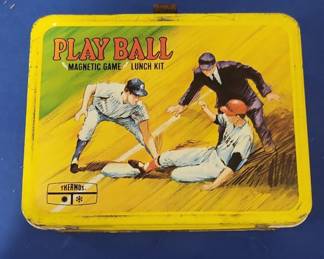Play Ball Magnetic Game Lunch Kit by Thermos 