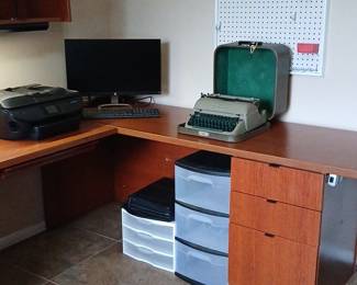 Large L-Shaped Desk In Brand New Condition