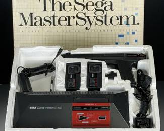 Sega Master System 1986 Video Game Console Original Box Power Base Light Phaser
