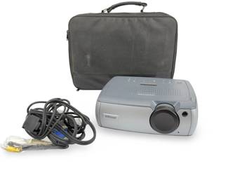 InFocus LP540 DLP Projector with Carry Case & VGA Cables