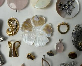 Vintage Costume Jewelry Lot 46 Pcs: Pins, Pendants, BROOCHES< Lockets, Shell