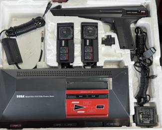 Sega Master System 1986 Video Game Console Original Box Power Base Light Phaser