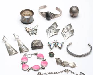 Lot of damaged Sterling SIlver jelwyer items