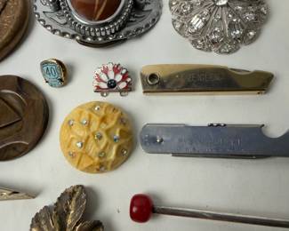 50-Piece Mixed costume Jewelry Lot: Vintage Pins, Pendants & Trinkets