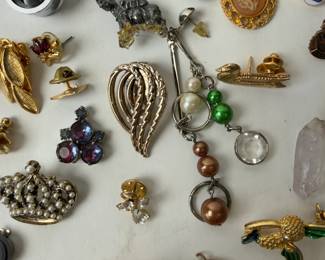 Costume Jewelry Lot: 50 Vintage Pins, Pendants & Brooches Collection