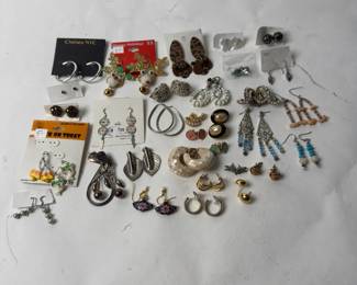 Lot of 32 Assorted Costume Fashion Earrings, Mixed Styles & Materials