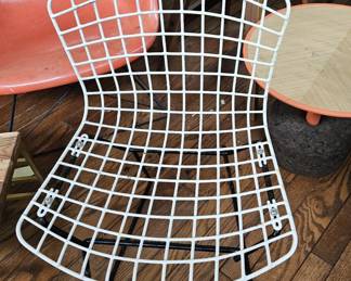 Knoll Harry Bertoia wire children's chair.
