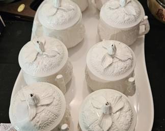 Mottahedeh covered dishes, set 8.