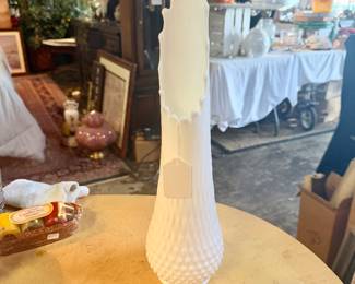 FENTON Vintage White Milk Glass Hobnail Vase