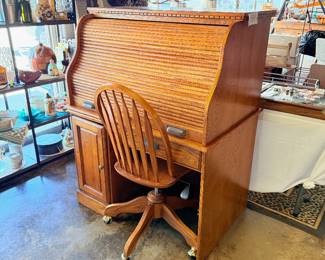 Solid Wooden Rolltop Desk with Chair