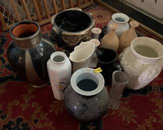 VASE LOT