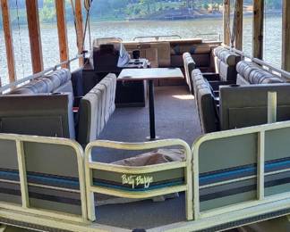1990 SunTracker, Party Barge 24DL