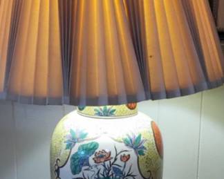 Asian-style Ginger Jar Table Lamp