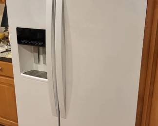 Whirlpool Refrigerator 